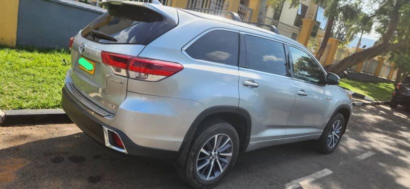 toyota-highlander-big-1