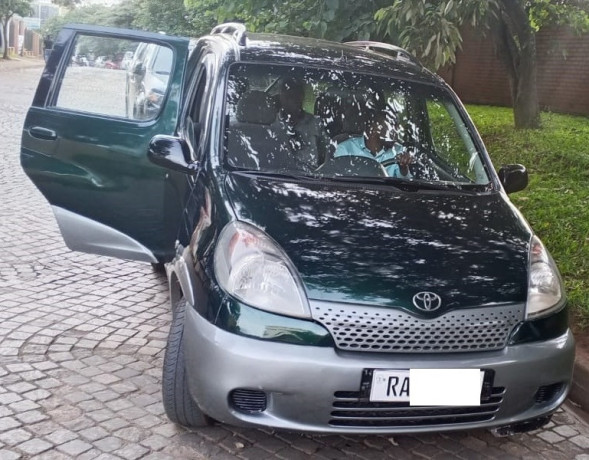 toyota-yaris-big-1