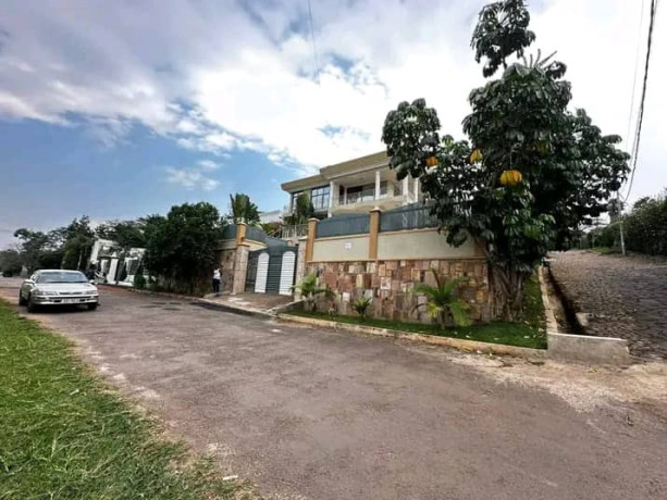 callwatsp-unfurnushed-house-for-rent-in-kacyiru-on-cheaper-price-big-3