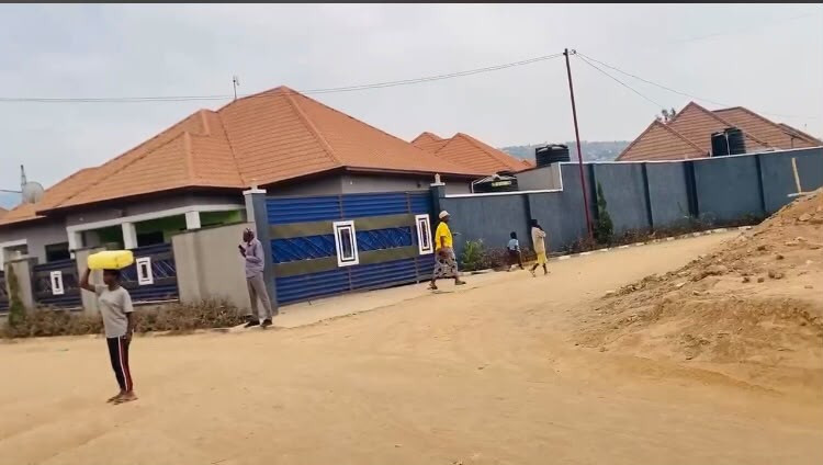 kagugu-batsinda-plot-for-sale-big-1