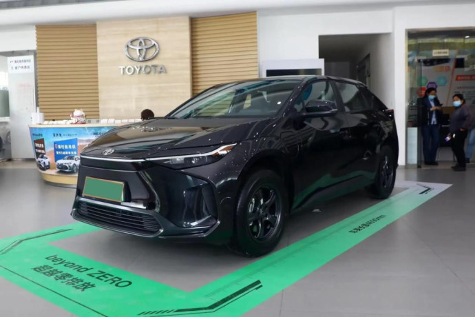 bere-008-toyota-bz4-in-good-condition-is-available-for-sale-big-5