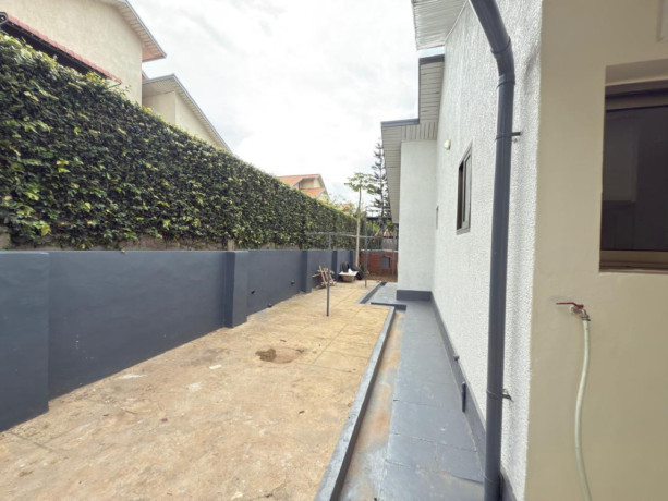 gacuriro-unfurnished-house-for-rent-in-kigali-big-7