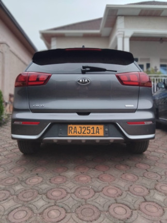 kia-niro-hybrid-2018-for-sale-big-1