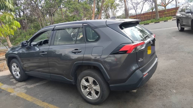 toyota-rav4-big-0