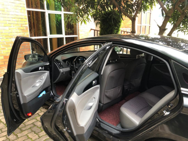 awesome-and-comfortable-hyundai-sonata-for-sale-big-6