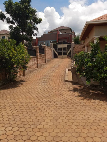kigali-inzu-nziza-igurishwa-ku-gisozi-big-2