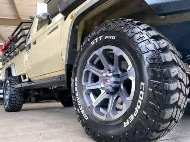 2018-toyota-land-cruiser-79-45d-4d-lx-v8-big-4