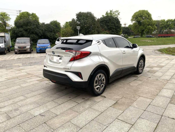 toyota-chr-big-4