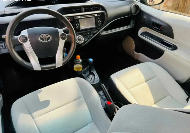 toyota-prius-big-3
