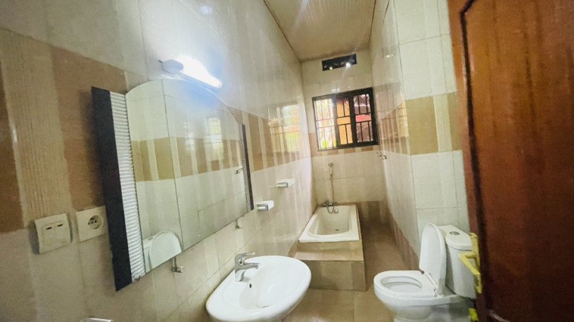 kibagabaga-unfurnished-5bedrooms-villa-for-rent-at-1000-in-good-location-on-tarmac-road-big-10