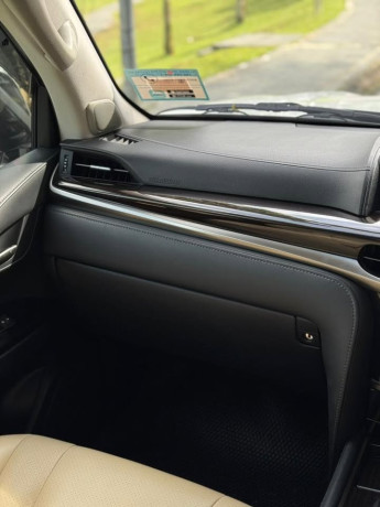 2021-lexus-lx570-v8-big-4