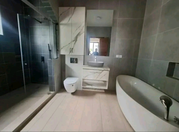 kibagabaga-around-nyarutarama-5bedrooms-house-for-sale-at-450m-in-good-location-big-8