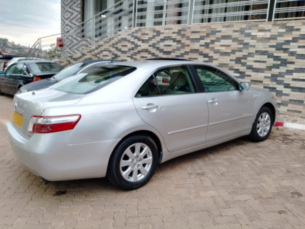 bere-332-new-and-very-nice-toyota-camry-hybrid-is-available-for-sale-250780675812-big-1