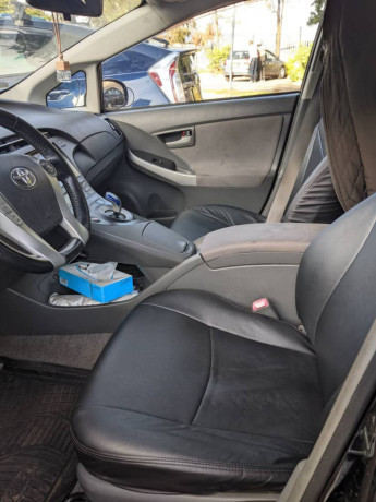 toyota-prius-hybrid-very-clean-fuel-saver-push-to-start-top-condition-big-5