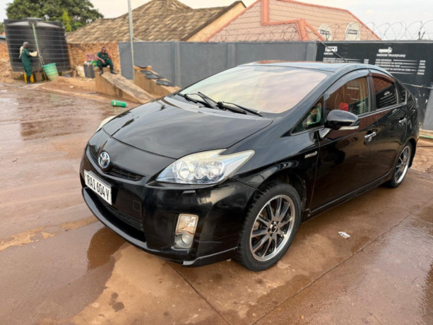 toyota-prius-big-2