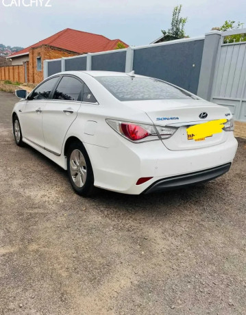 hyundai-sonata-hybrid-automatic-for-sale-big-2