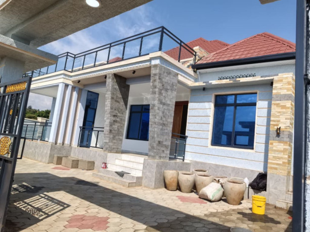house-for-sale-kanombe-busanza-rwf-150000000-big-1