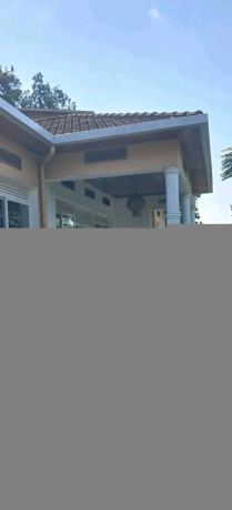 kigali-unfurnished-house-available-for-rent-in-kiyovu-big-3