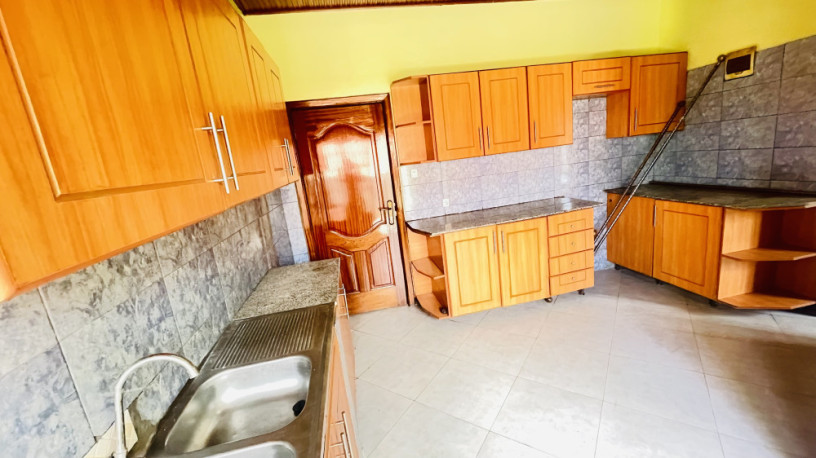kimironko-near-market-4bedrooms-house-3boutiques-for-sale-at-160m-big-6