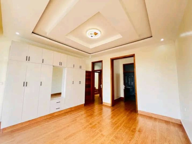 price-is-450000000rwf-big-8