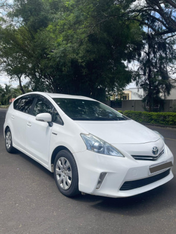 toyota-prius-big-0