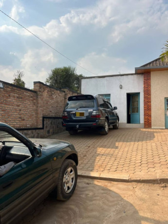 bere-347-land-cruiser-serie-10-is-available-for-sale-0780675812-big-3
