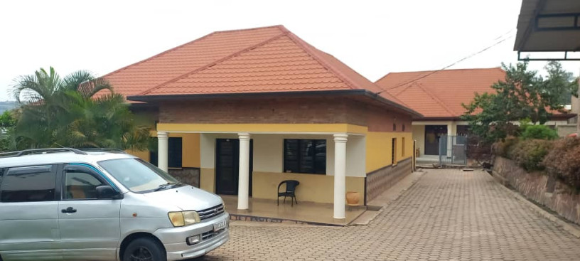 nyarutarama-two-house-for-sale-big-1
