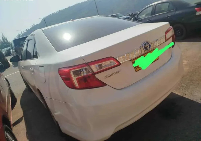 toyota-camry-hybrid-for-sale-big-1