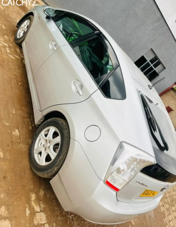 toyota-prius-hybrid-automatic-for-sale-big-0