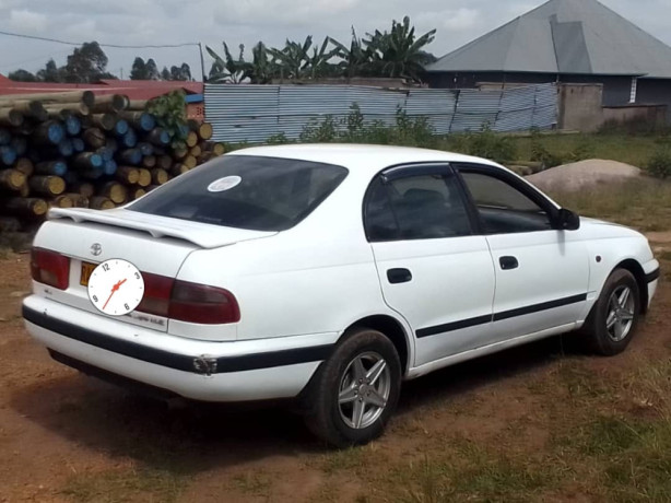 toyota-carina-big-2