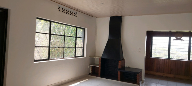 kigali-unfurnished-house-available-for-rent-in-kiyovu-big-9