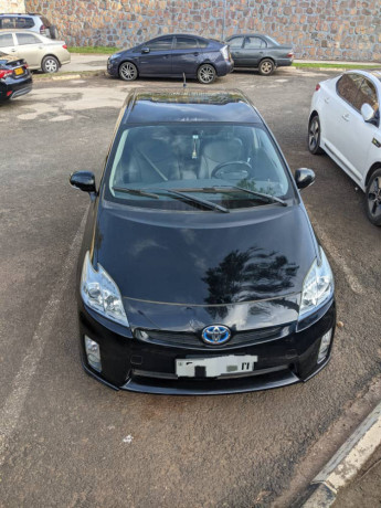 toyota-prius-hybrid-very-clean-fuel-saver-push-to-start-top-condition-big-0