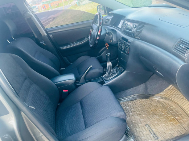 toyota-corolla-hatchback-2005-big-6