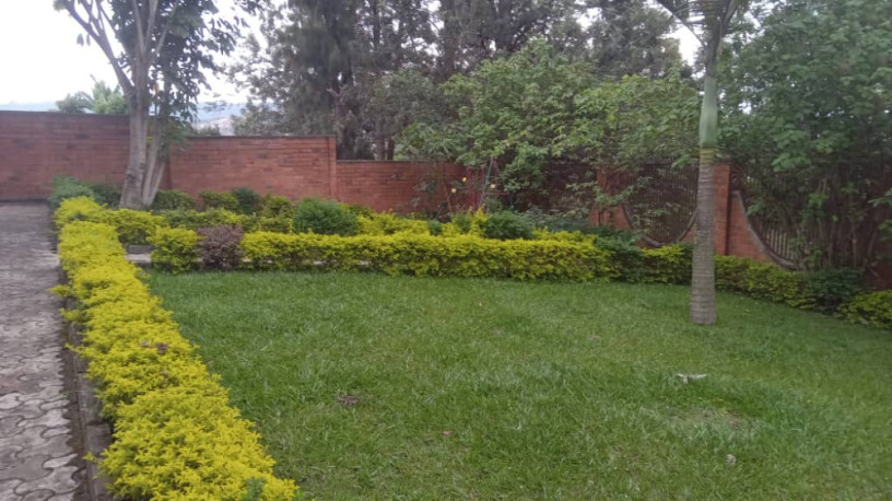 house-for-sale-in-kacyiru-going-for-400million-francs-negotiable-big-13