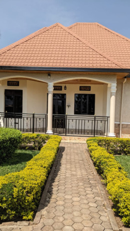 bb-076-kibagabaga-very-nice-unfurnished-house-for-rent-big-3