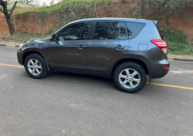 toyota-rav4-automatic-for-sale-big-2