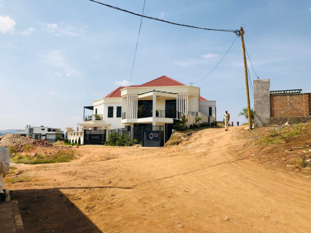 kagugu-plot-for-sale-big-0