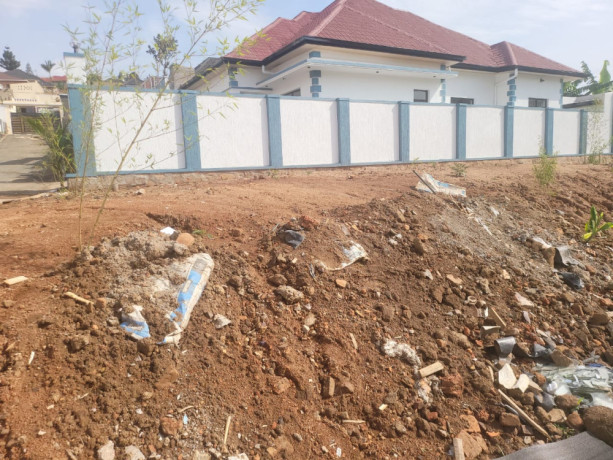 ikibanza-tugurisha-kibagabaga-kumuhanda-big-2