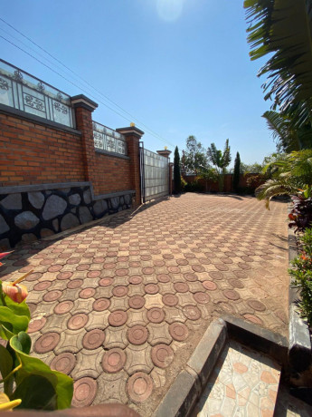 kigali-unfurnished-house-for-rent-in-muyange-kagarama-big-1