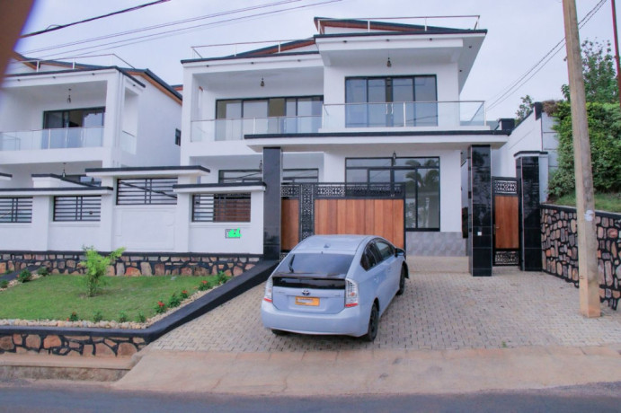 kibagabaga-very-nice-new-house-for-sale-near-pili-pili-in-kigali-rwanda-big-0