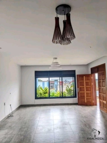 nice-unfurnished-house-for-rent-in-good-neighborhood-big-1