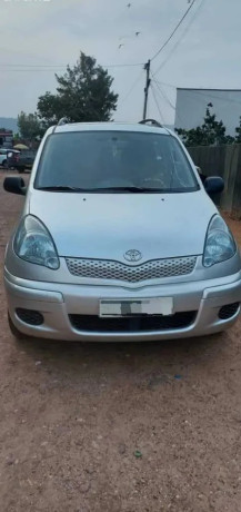 toyota-yaris-big-0