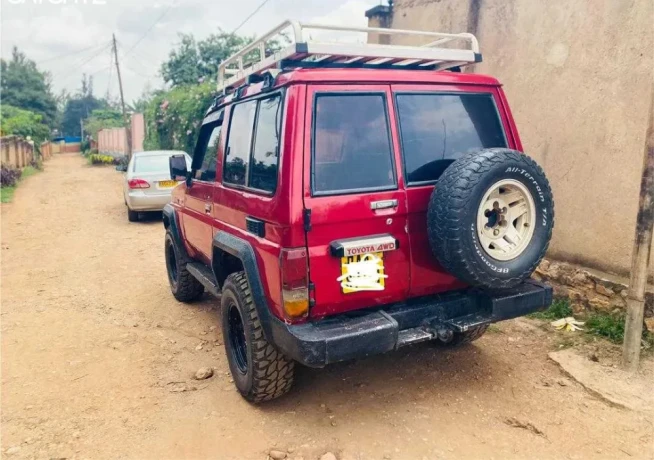 toyota-land-cruiser-big-3