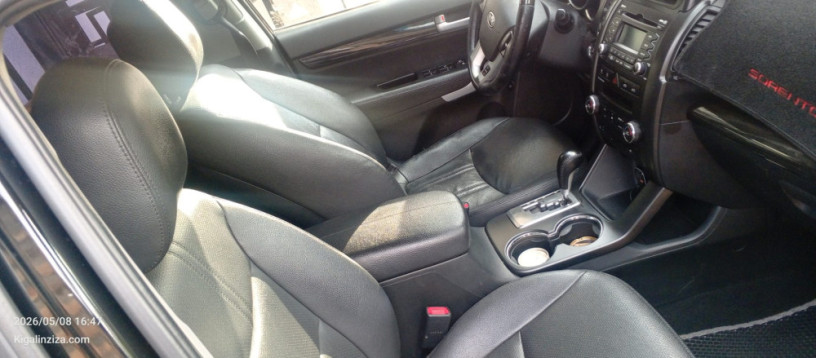kia-sorento-2011-for-sale-in-kigali-big-3