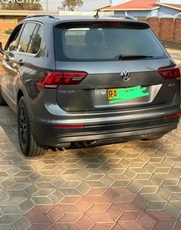 volkswagen-tiguan-big-4