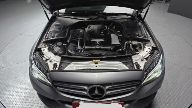 mercedes-benz-glc-250-2016-for-sale-in-kigali-rwanda-big-3