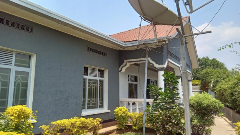 remera-4bedrooms-house-for-sale-on-side-facing-nyarutarama-at-170m118usd-on-tarmac-road-big-0