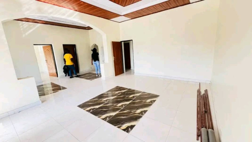 unfurnished-house-for-rent-in-kimironko-good-neighborhood-4-bedrooms-3-bathroom-big-5