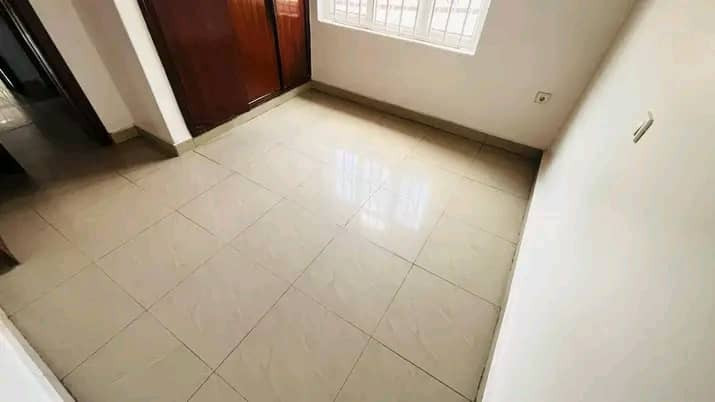 unfurnishe-house-for-rent-in-kibagabaga-near-hospital-on-tarmac-road-in-vip-neighborhoods-good-location-big-5