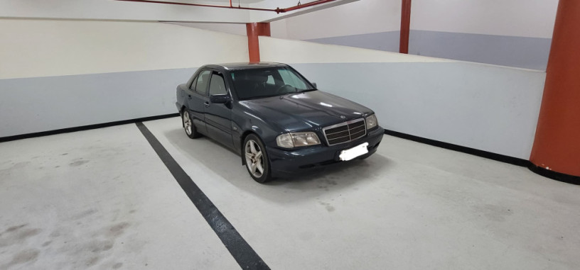 mercedes-benz-c200-for-sale-in-kigali-rwanda-big-0